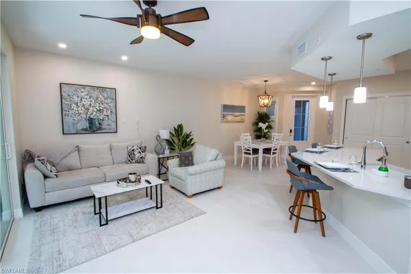 $2,500 | 262 Indies Drive East, Unit 101, Naples, FL 34114