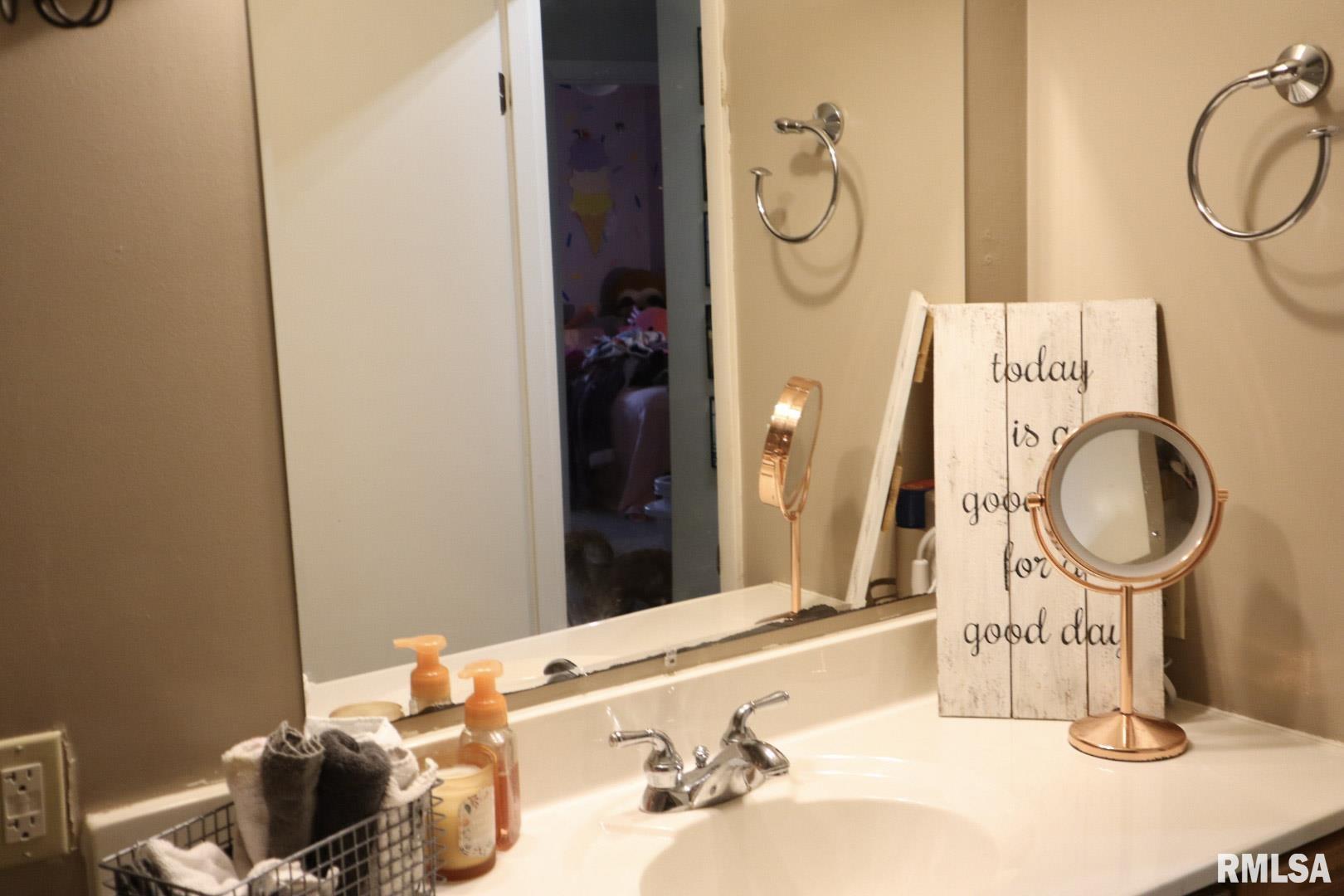 4818 South Queen Aleta Court Mapleton, IL 61547 - Photo 18 of 54 Gallery Image 18
