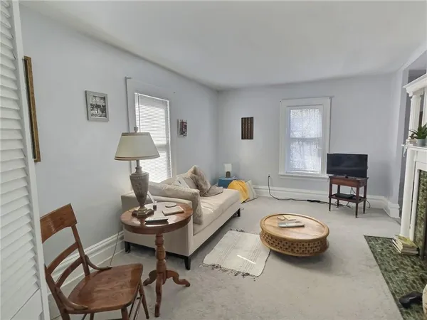 $1,200 | 724 Washington Street, Unit 2, Sewickley, PA 15143