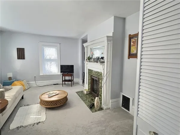 $1,200 | 724 Washington Street, Unit 2, Sewickley, PA 15143