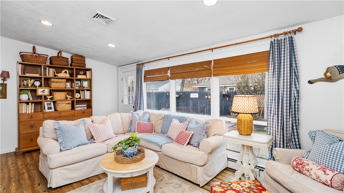 15 Shadbush Road Warwick, RI 02888 - Photo 10 of 38