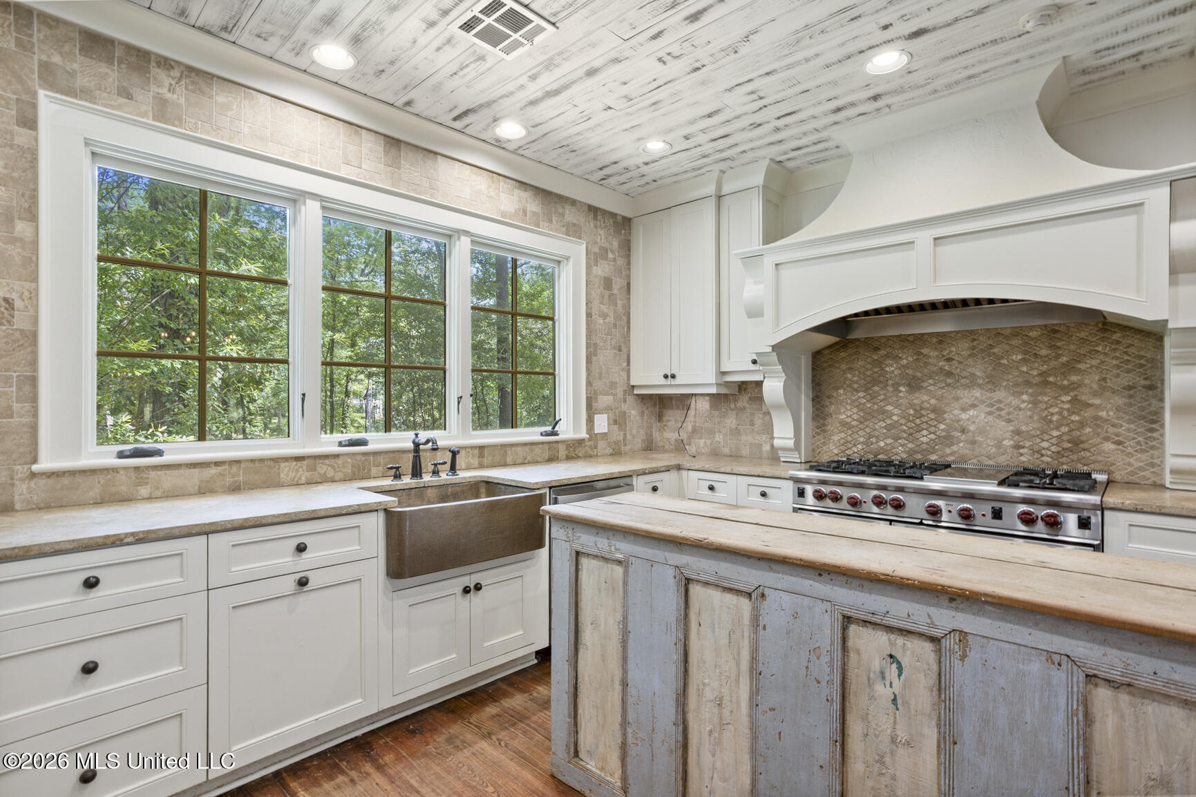 3838 Redbud Road Jackson, MS 39216 - Photo 12 of 32 3838 Redbud_jhookphotos-23