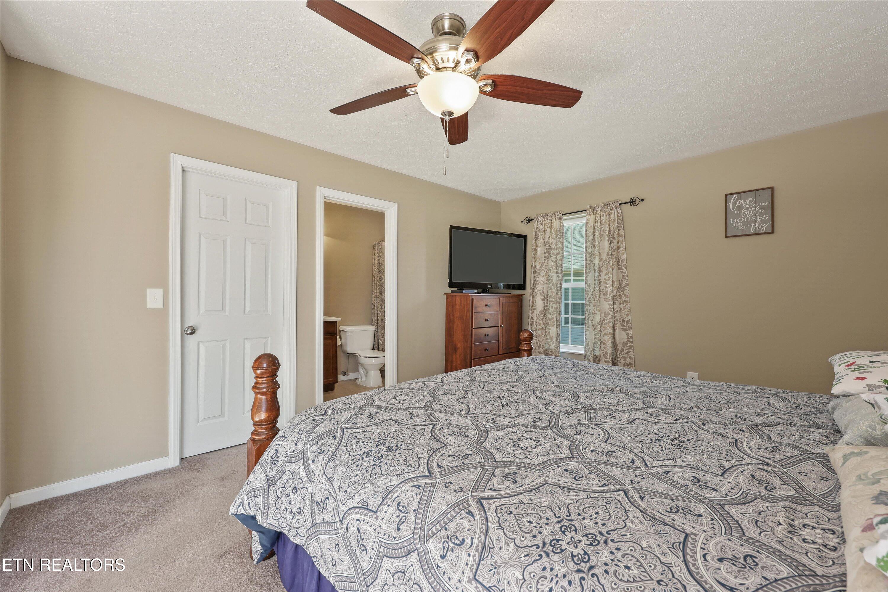 1702 Watauga Street Sevierville, TN 37876 - Photo 12 of 31 Owners Suite
