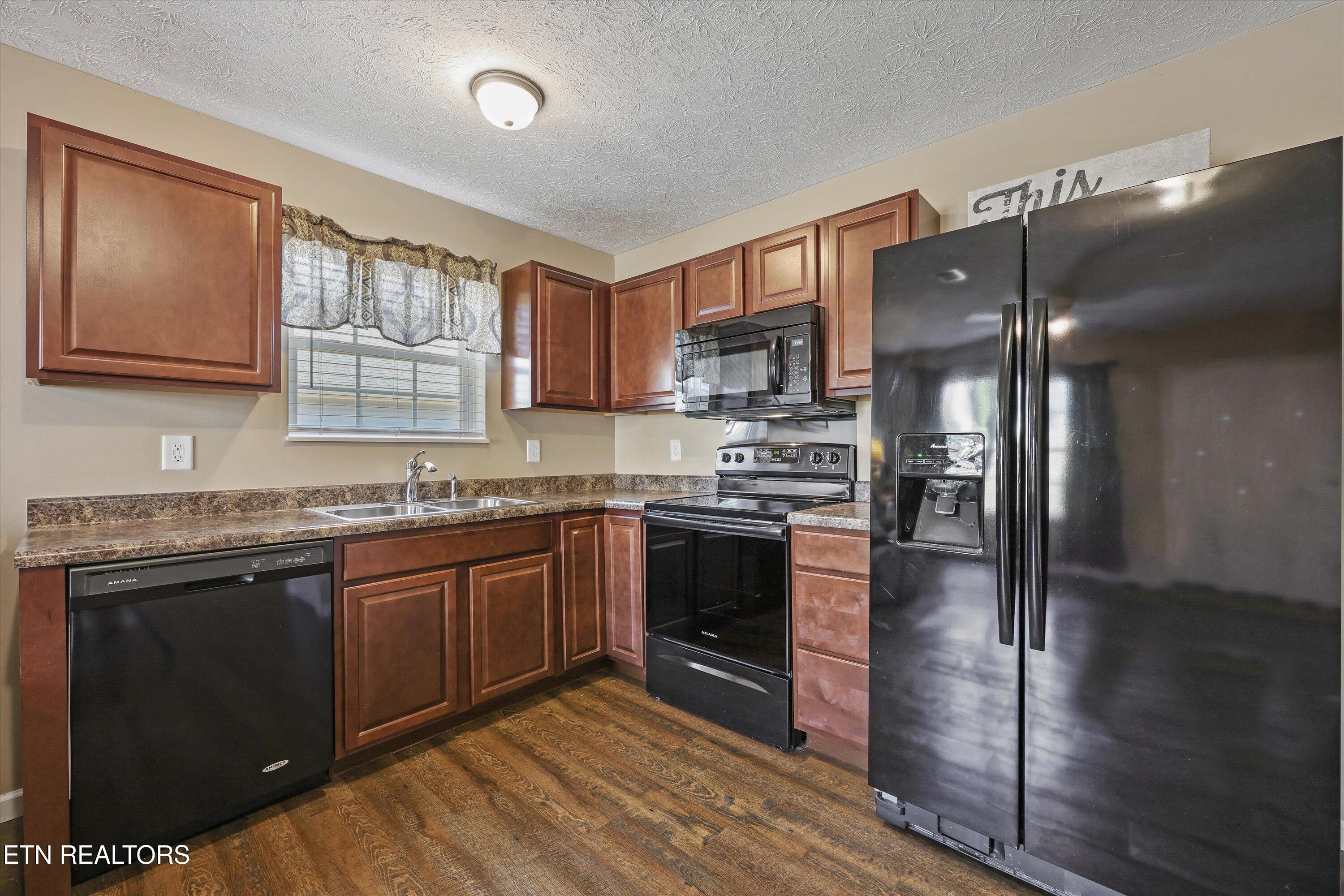 1702 Watauga Street Sevierville, TN 37876 - Photo 4 of 31 Kitchen