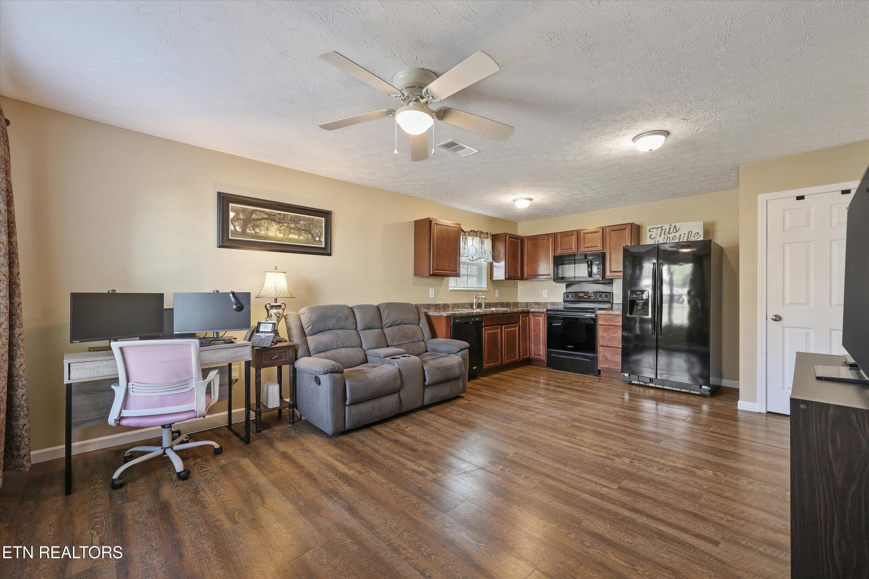 1702 Watauga Street Sevierville, TN 37876 - Photo 5 of 31 Living Area