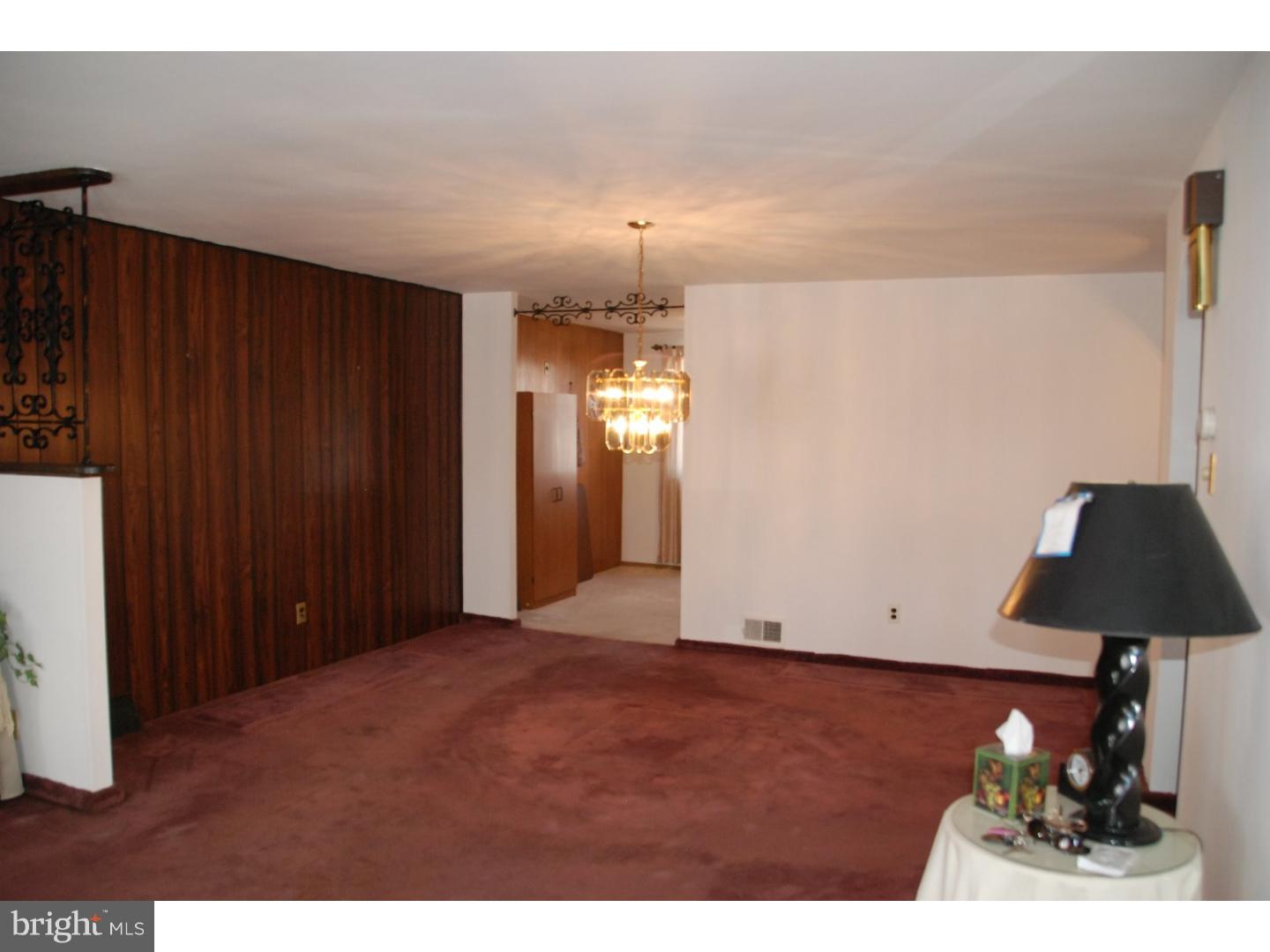 10200 West Keswick Road Philadelphia, PA 19114 - Photo 5 of 22 Dining Room