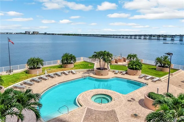 $789,000 | 2090 West First Street, Unit E2105, Fort Myers, FL 33901