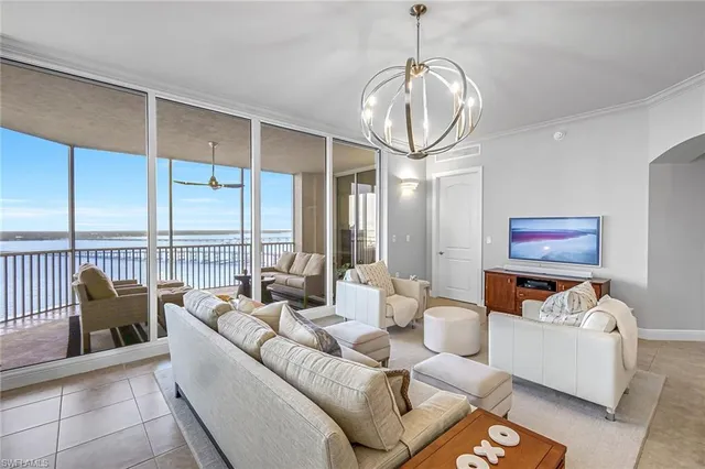 $789,000 | 2090 West First Street, Unit E2105, Fort Myers, FL 33901