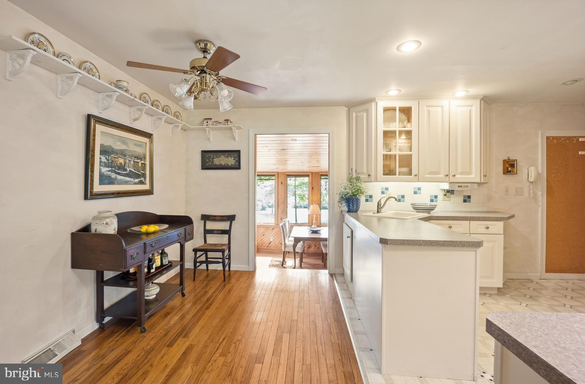 52 Prizer Road Phoenixville, PA 19460 - Photo 11 of 36 Kitchen with Eat-In Area