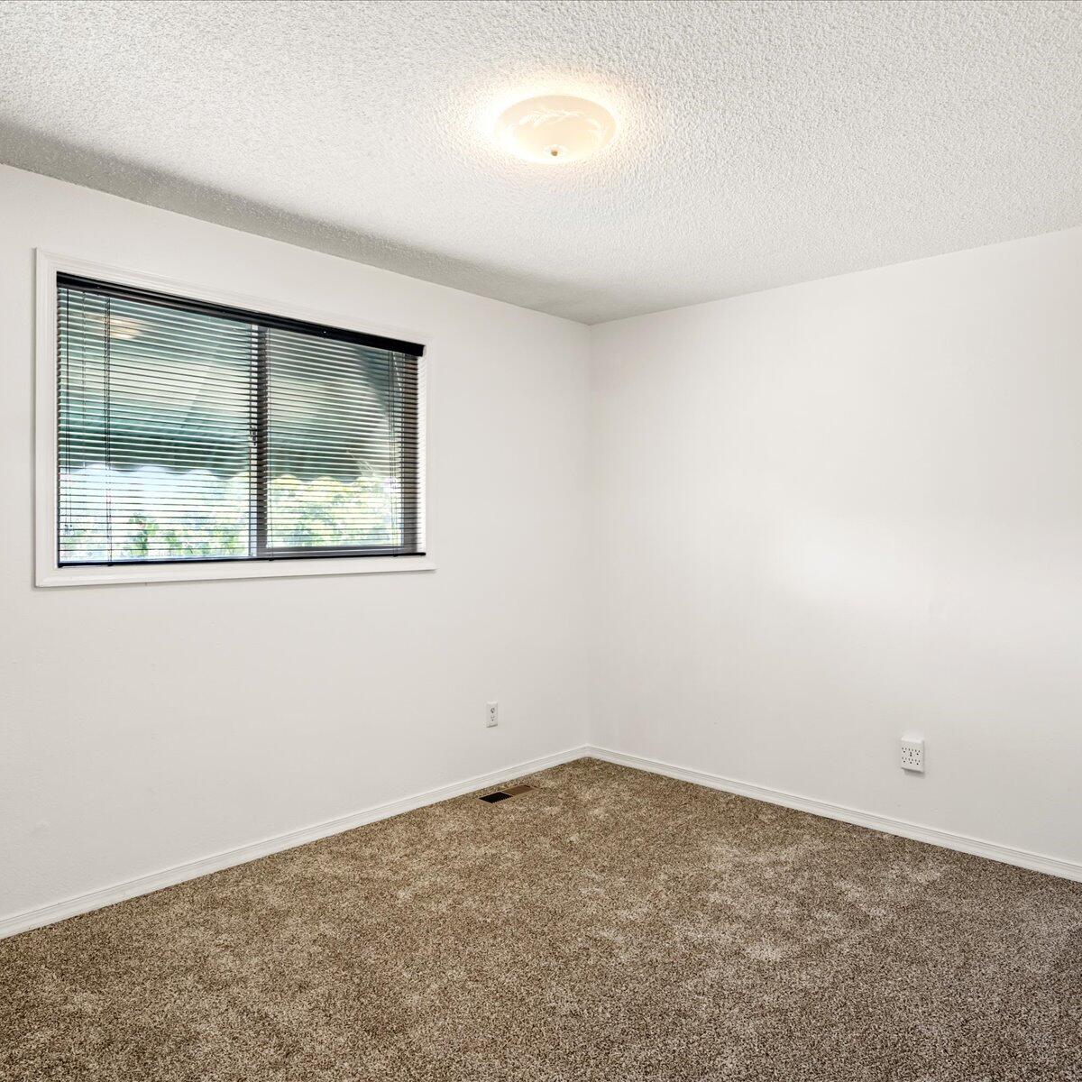 8159 Division Road White City, OR 97503 - Photo 12 of 23 12