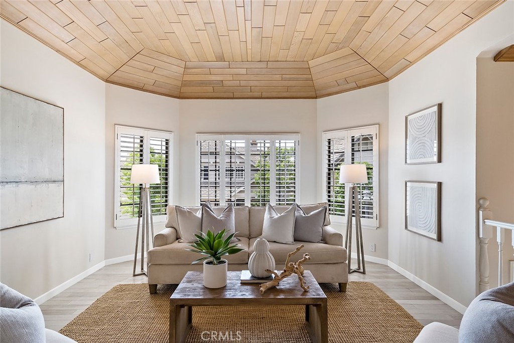 6247 Majorca Circle Long Beach, CA 90803 - Photo 12 of 57 a living room with furniture and windows