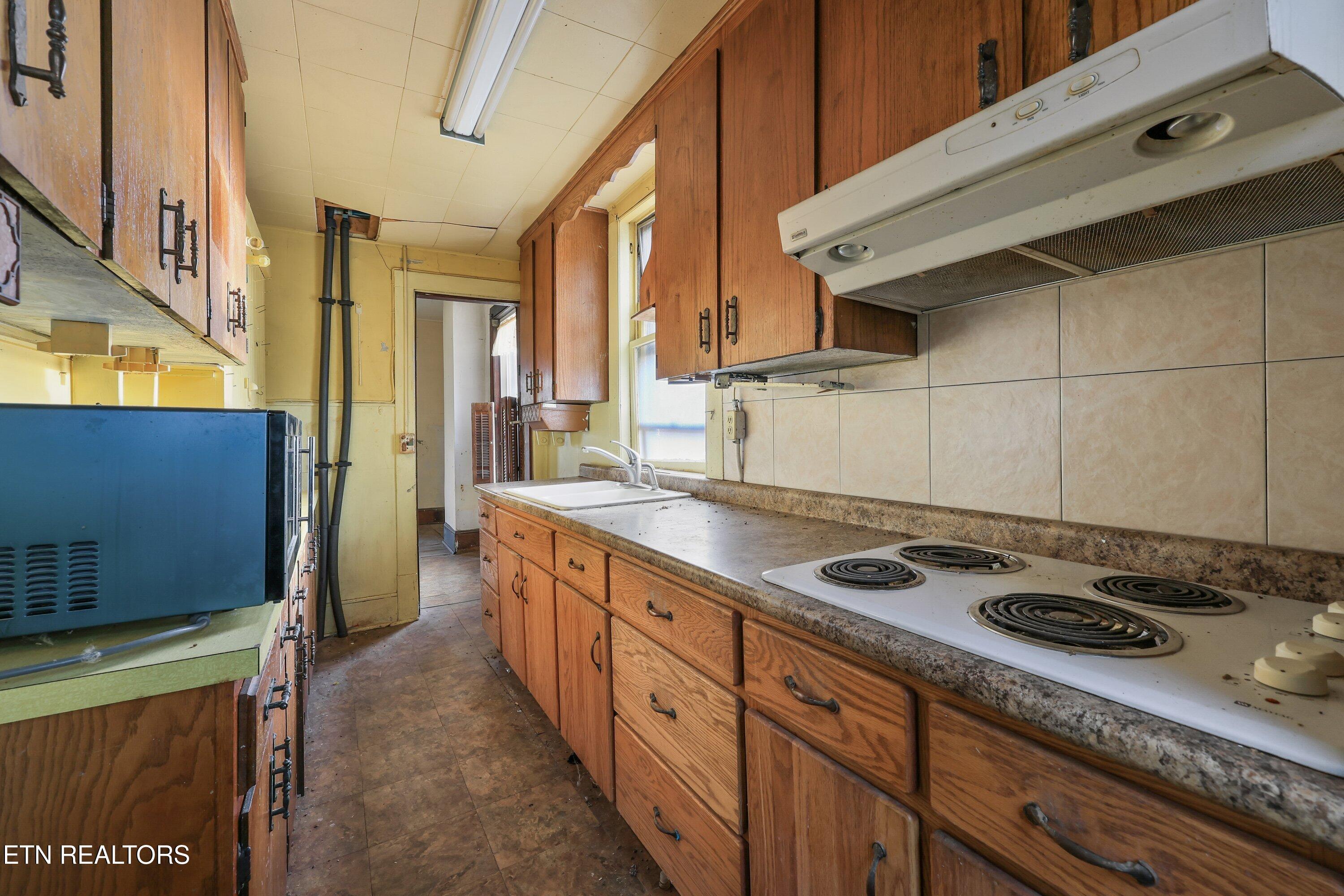 1305 Big Springs Road Maryville, TN 37801 - Photo 9 of 21 1305 Big Springs Rd08