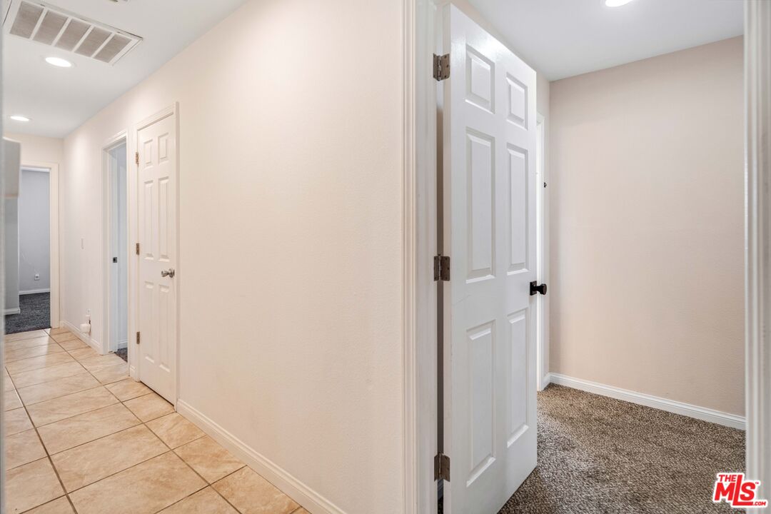 9516 Mendiburu Road California City, CA 93505 - Photo 15 of 32