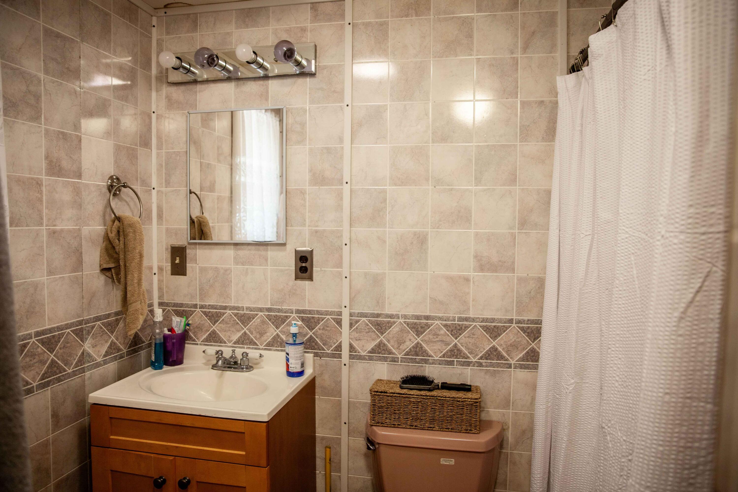 Undisclosed Address Appling, GA 30802 - Photo 22 of 28 5Bathroom