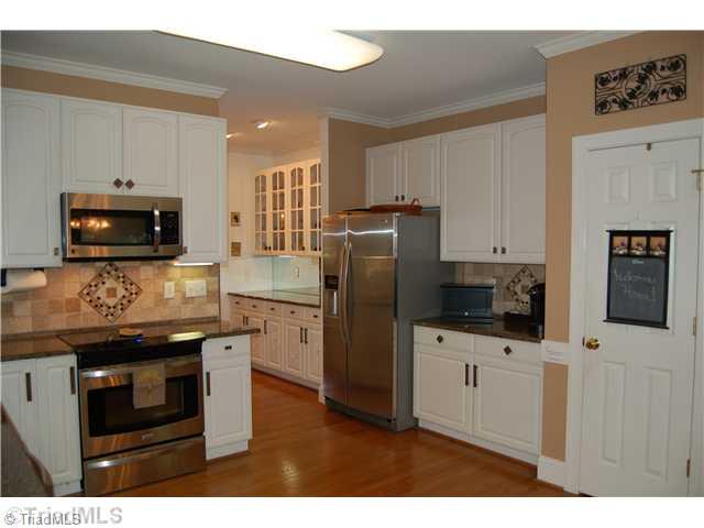 8400 Case Ridge Drive Oak Ridge, NC 27310 - Photo 4 of 16 Kitchen.