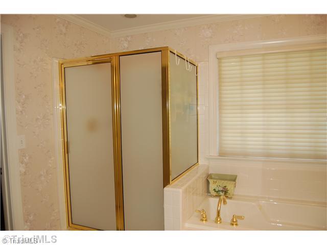 8400 Case Ridge Drive Oak Ridge, NC 27310 - Photo 10 of 16 Master Bath/Spa.