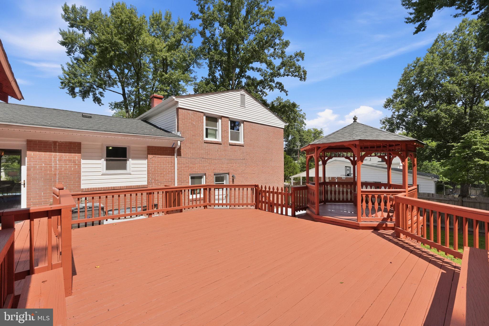 Relaxing garden deck