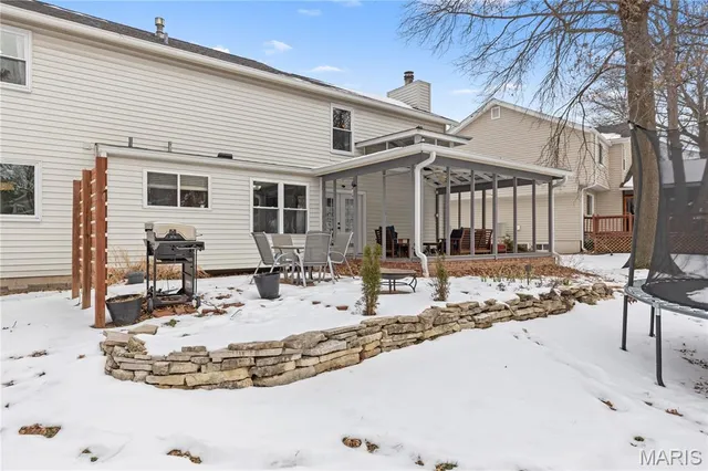 $450,000 | 706 Eagle Brooke Drive, Ballwin, MO 63021