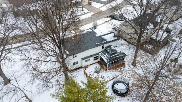 $450,000 | 706 Eagle Brooke Drive, Ballwin, MO 63021