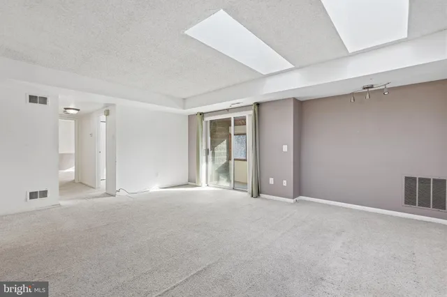 $276,000 | 132 Leedom Way, Newtown, PA 18940