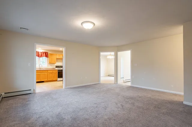 $600,000 | 55 Sweet Hill Road, Plaistow, NH 03865