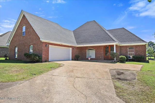 $331,500 | 702 Meadow View Cove, Byram, MS 39272