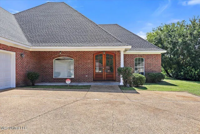 $331,500 | 702 Meadow View Cove, Byram, MS 39272