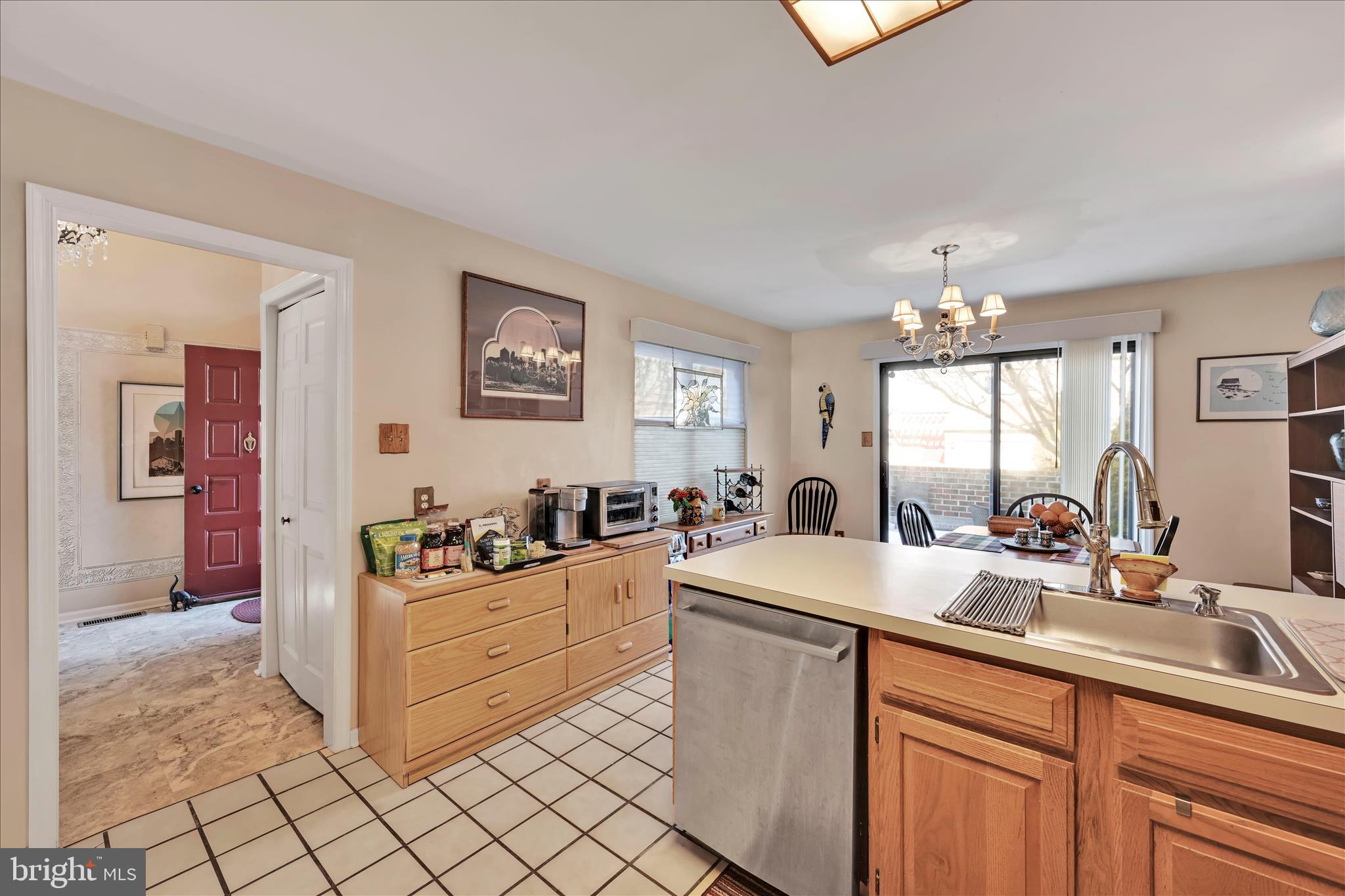 4 Knox Court Chesterbrook, PA 19087 - Photo 13 of 35 Kitchen