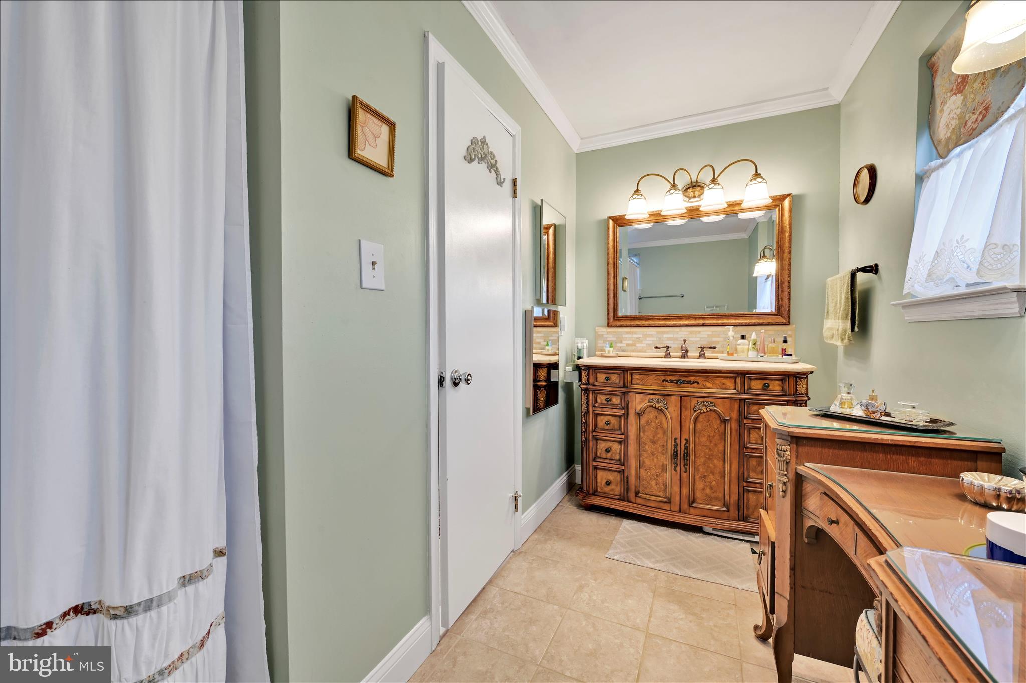 4 Knox Court Chesterbrook, PA 19087 - Photo 22 of 35 Bathroom