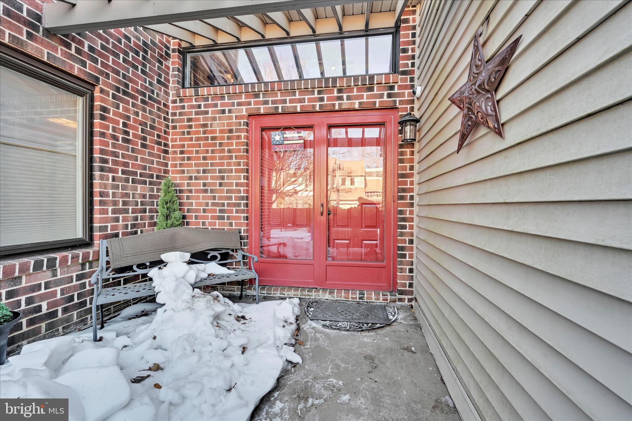 4 Knox Court Chesterbrook, PA 19087 - Photo 3 of 35 Entrance
