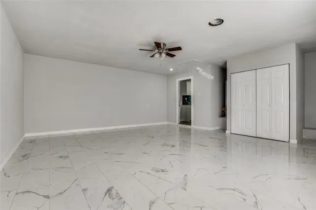 $289,500 | 113 Brook Hollow Drive, DeSoto, TX 75115