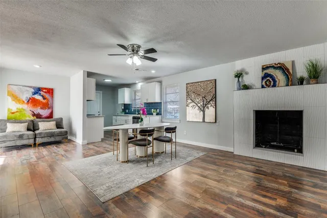 $289,500 | 113 Brook Hollow Drive, DeSoto, TX 75115