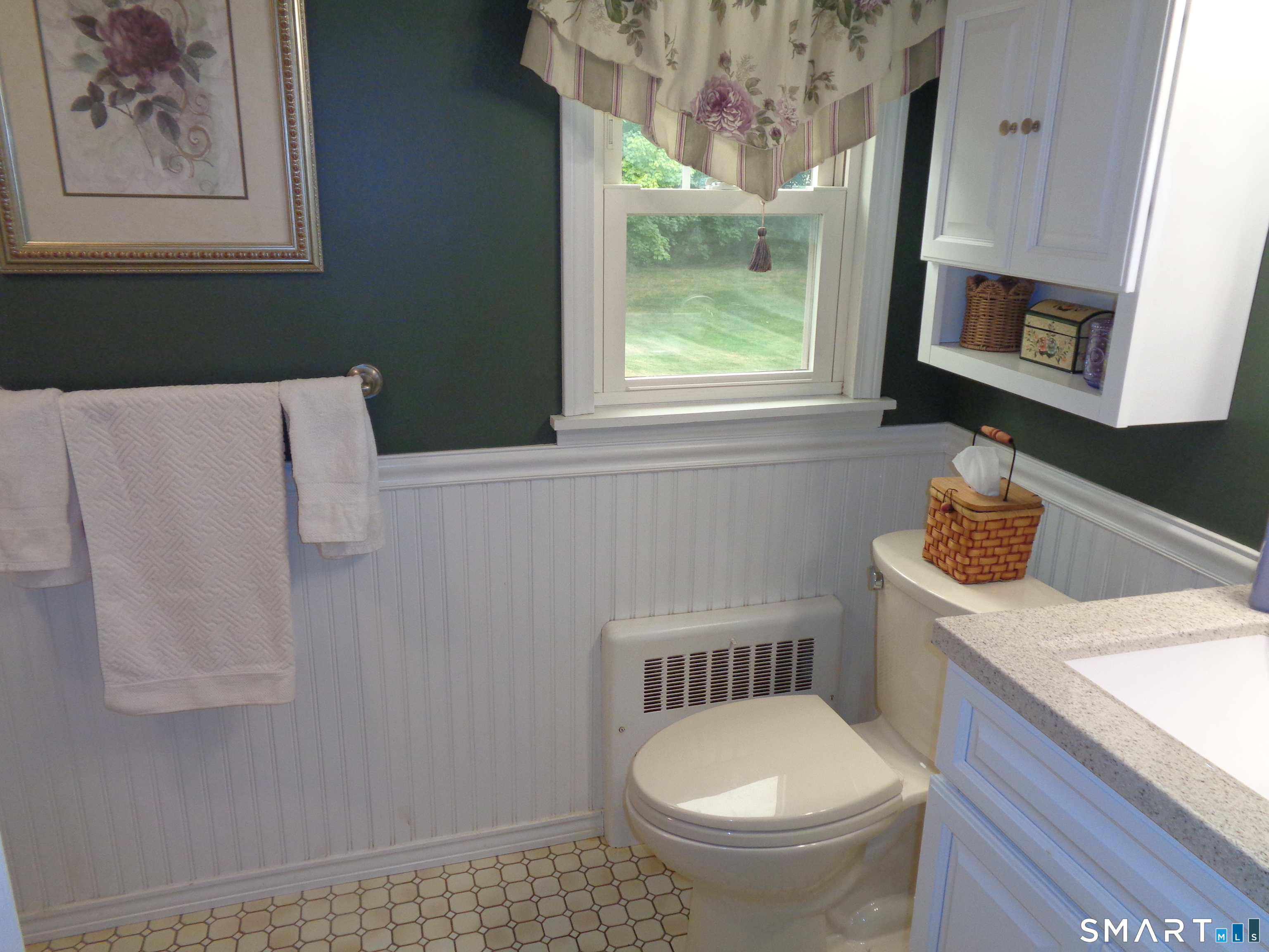 22 Scarborough Road Manchester, CT 06040 - Photo 19 of 28 Full Bathrm