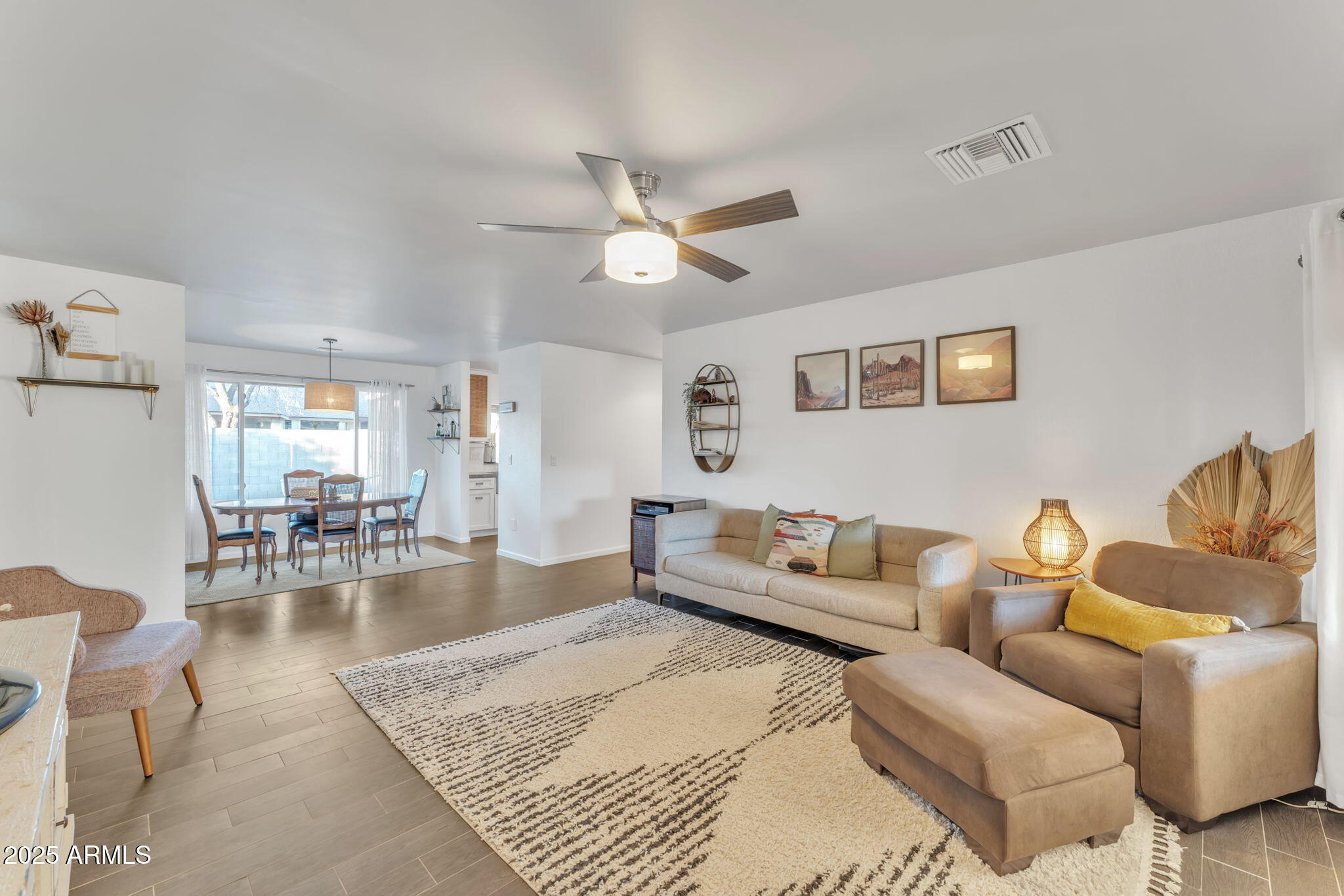 222 East Saint John Road Phoenix, AZ 85022 - Photo 2 of 35 7-web-or-mls-7__a738454