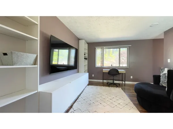 $279,900 | 5627 Hill Rise Drive, Indianapolis, IN 46237