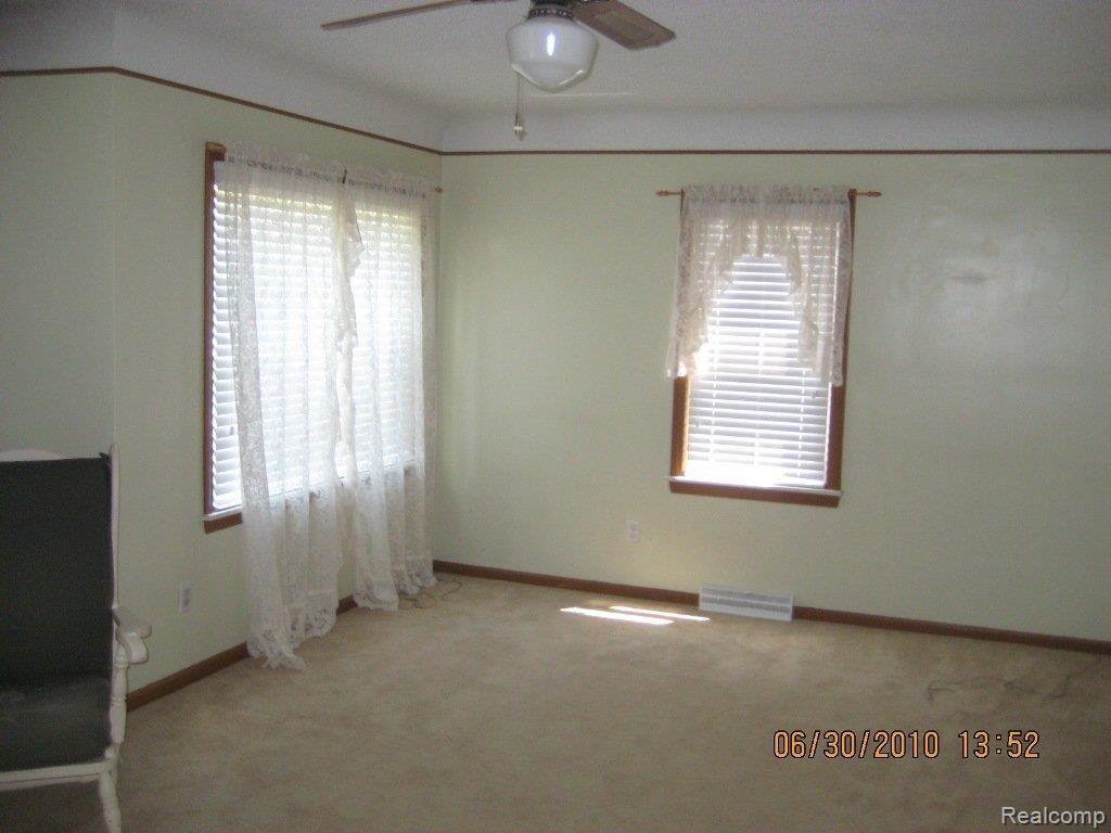 11180 Quirk Road Belleville, MI 48111 - Photo 5 of 9 Living Rm