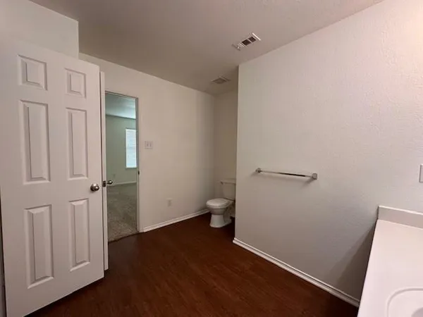 $2,095 | 433 Emerald Creek Drive, Fort Worth, TX 76131