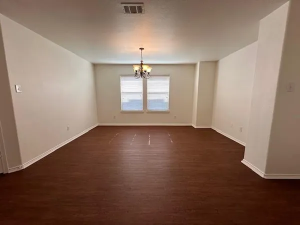 $2,095 | 433 Emerald Creek Drive, Fort Worth, TX 76131