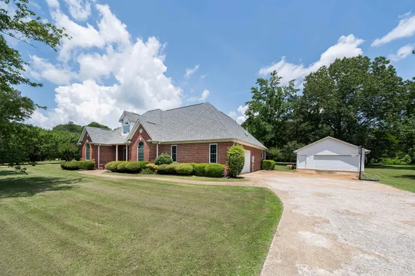 $499,900 | 372 Cr 218 Drive, Corinth, MS 38834