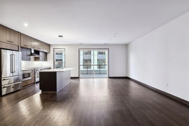 $4,404 | 253 Lake Street East, Unit 212, Wayzata, MN 55391