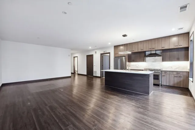 $4,404 | 253 Lake Street East, Unit 212, Wayzata, MN 55391