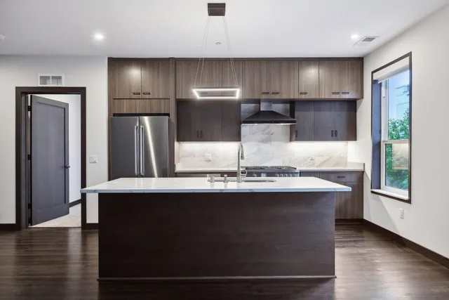 $4,404 | 253 Lake Street East, Unit 212, Wayzata, MN 55391