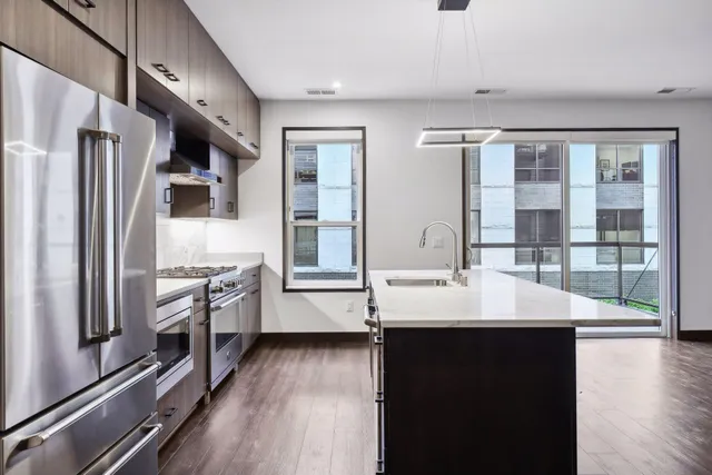 $4,404 | 253 Lake Street East, Unit 212, Wayzata, MN 55391