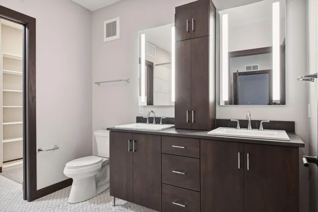 $4,404 | 253 Lake Street East, Unit 212, Wayzata, MN 55391