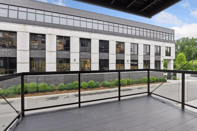 $4,404 | 253 Lake Street East, Unit 212, Wayzata, MN 55391