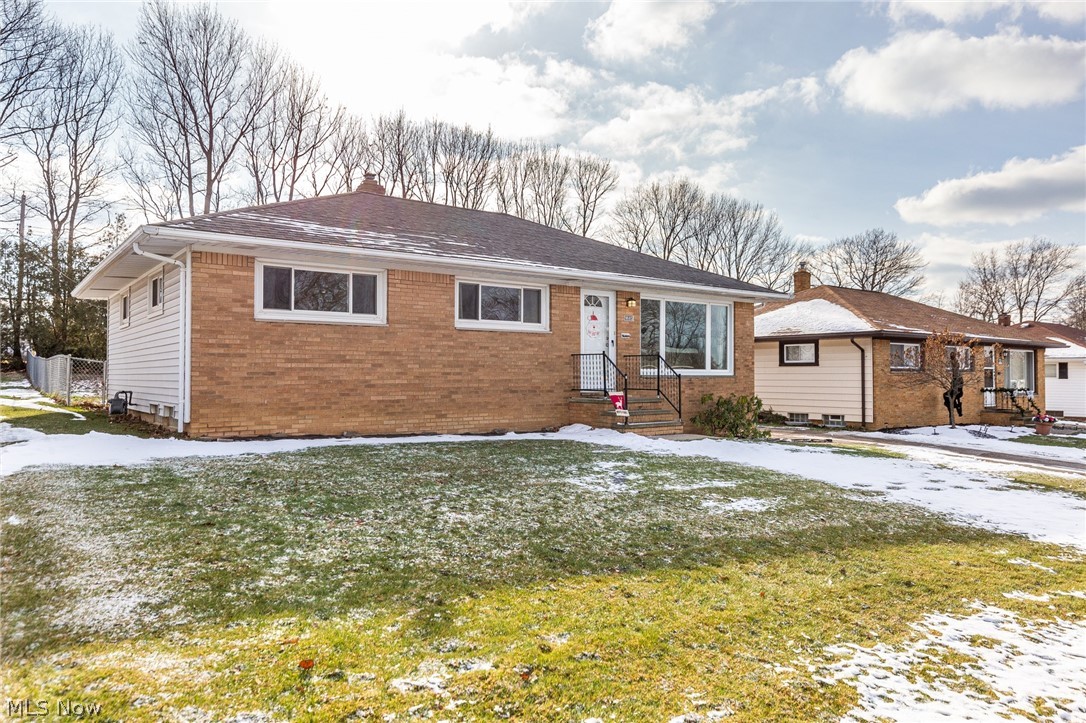 9685 Reichert Road Parma, OH 44130 - Photo 6 of 25