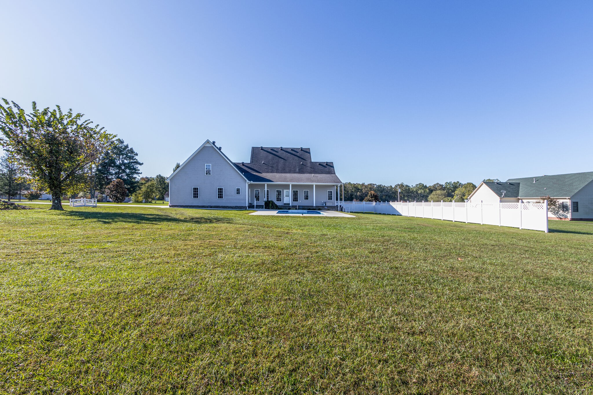 163 Harper Road Manchester, TN 37355 - Photo 42 of 43 a view of a houses with outdoor space and lake view