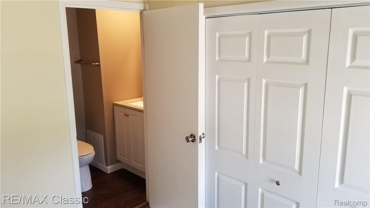 322 Roth Boulevard Clawson, MI 48017 - Photo 19 of 41 16.jpg