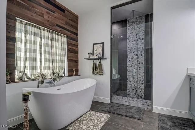 $575,000 | 3985 38th Avenue Southeast, Naples, FL 34117