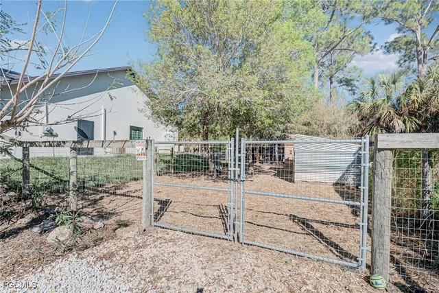 $575,000 | 3985 38th Avenue Southeast, Naples, FL 34117